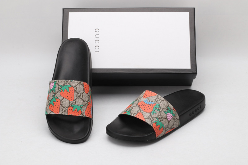 GUC LEATHER SLIDE