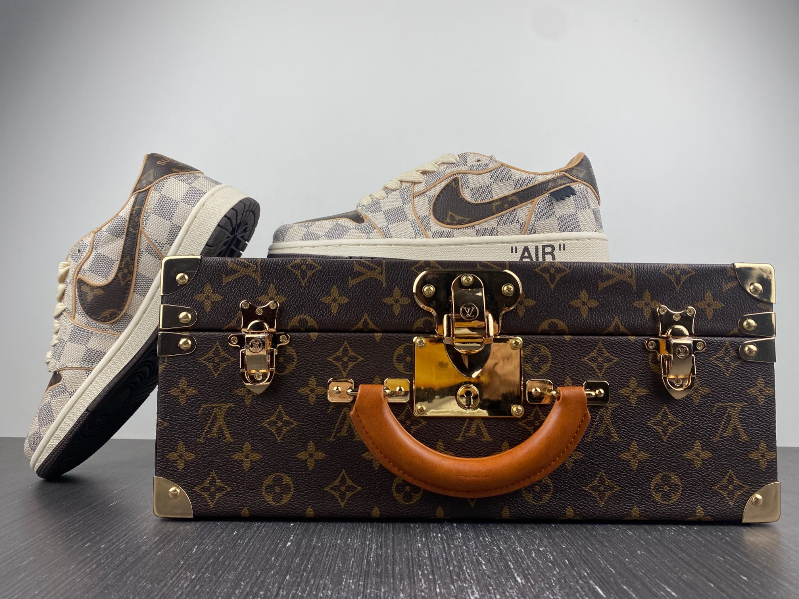 NIKE AIR FORCE 1 LOW BY VIRGIL ABLOH ( SPECIAL SHOES BOX)