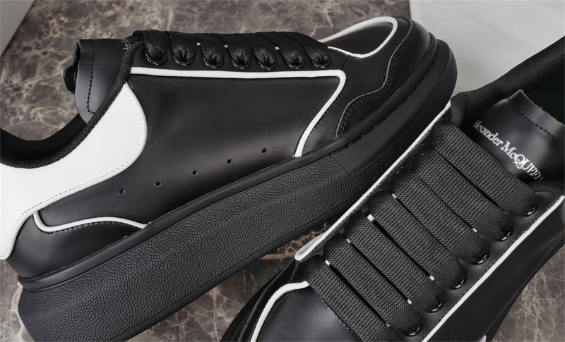 ALEXANDER MCQUEEN SNEAKER