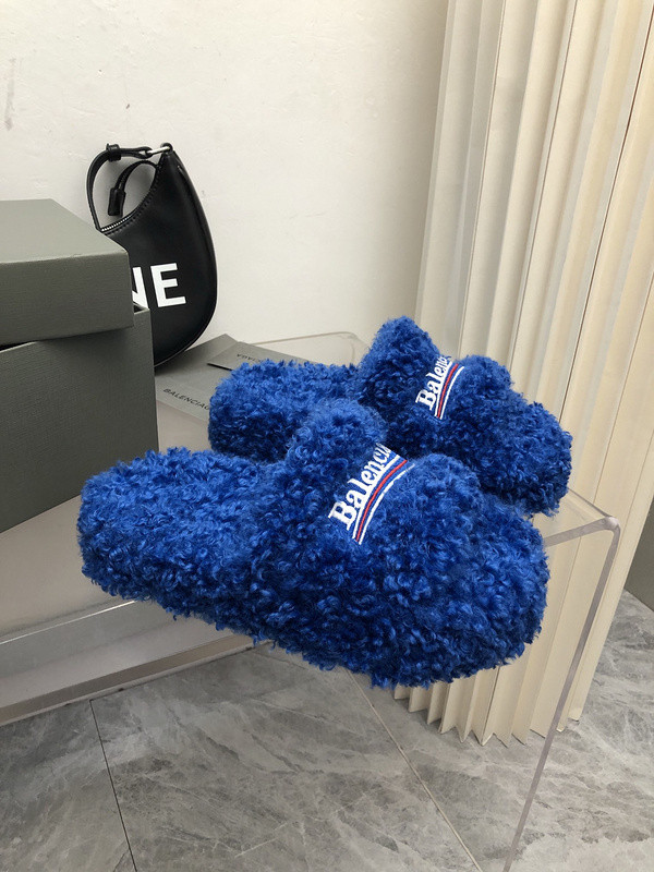 BALENCIAGA SLIDES