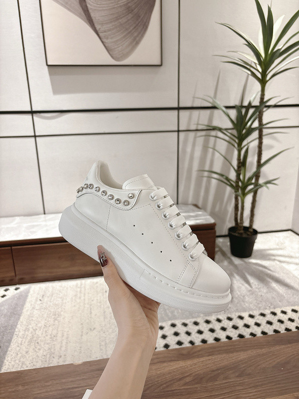 ALEXANDER MCQUEEN SNEAKER