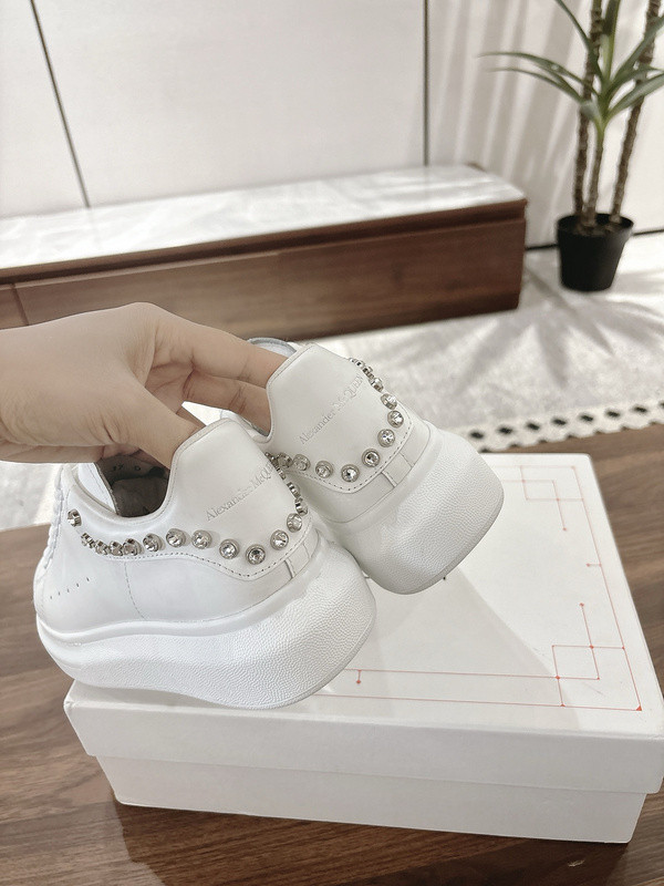 ALEXANDER MCQUEEN SNEAKER