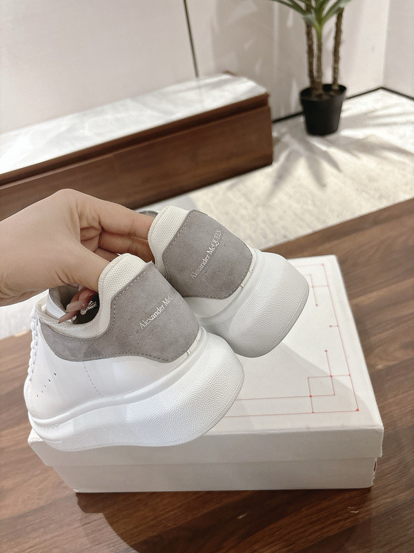 ALEXANDER MCQUEEN SNEAKER