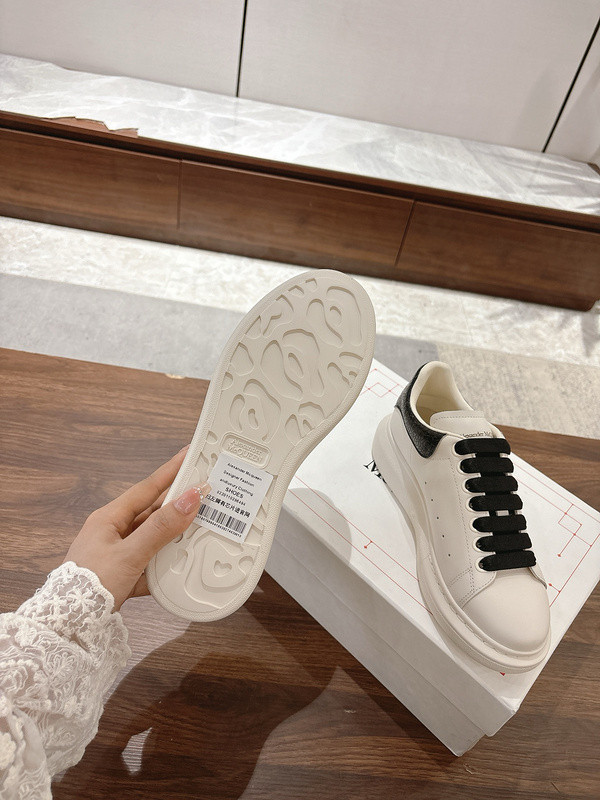 ALEXANDER MCQUEEN SNEAKER