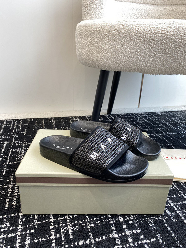 MARNI EMBROIDERED-LOGO SLIDES