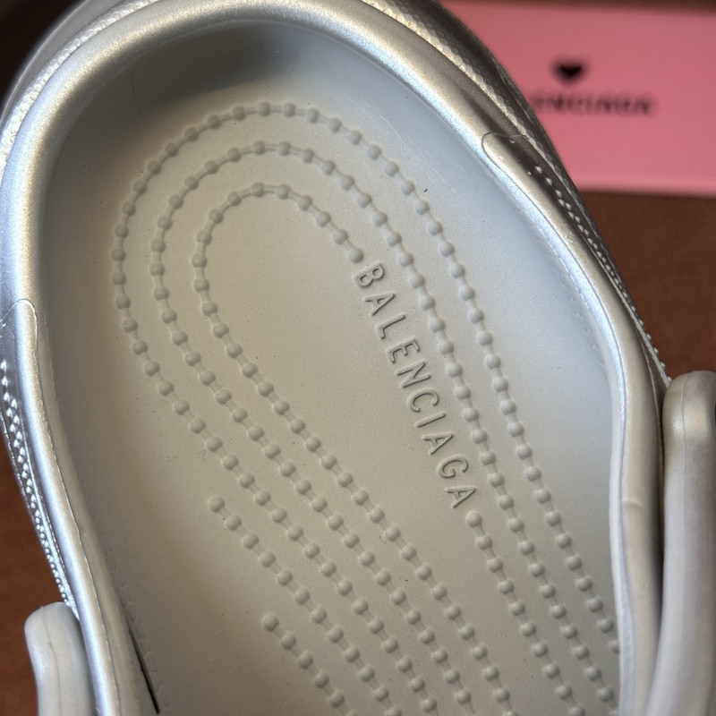 BALENCIAGA SLIDES