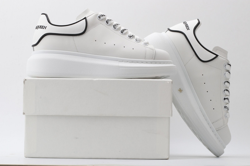 ALEXANDER MCQUEEN SNEAKER