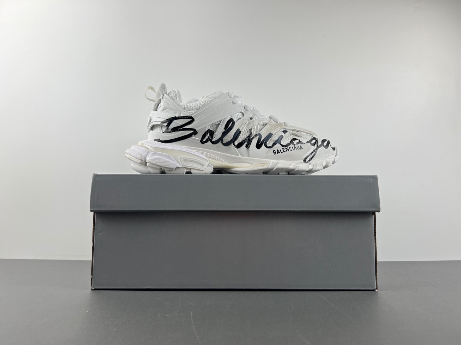 BALENCIAGA TRACK 542436 WTRHW 1090