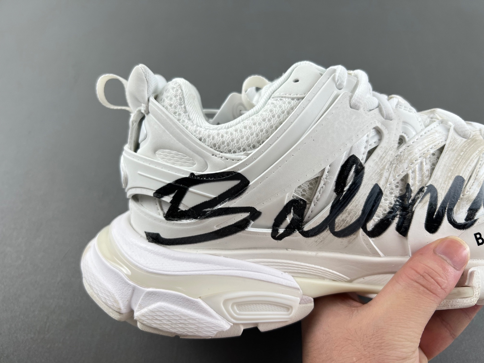 BALENCIAGA TRACK 542436 WTRHW 1090