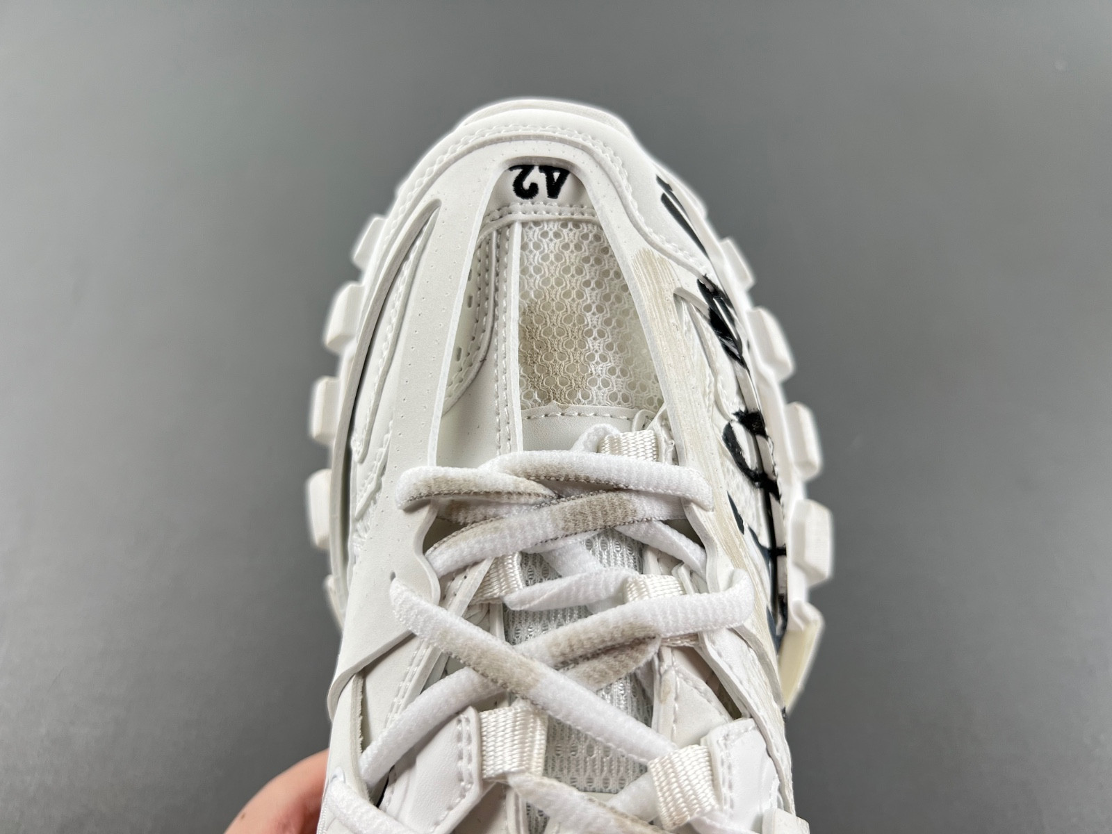 BALENCIAGA TRACK 542436 WTRHW 1090