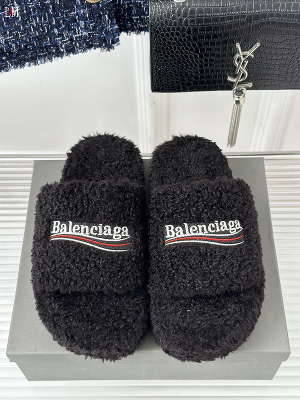 BALENCIAGA SLIDES