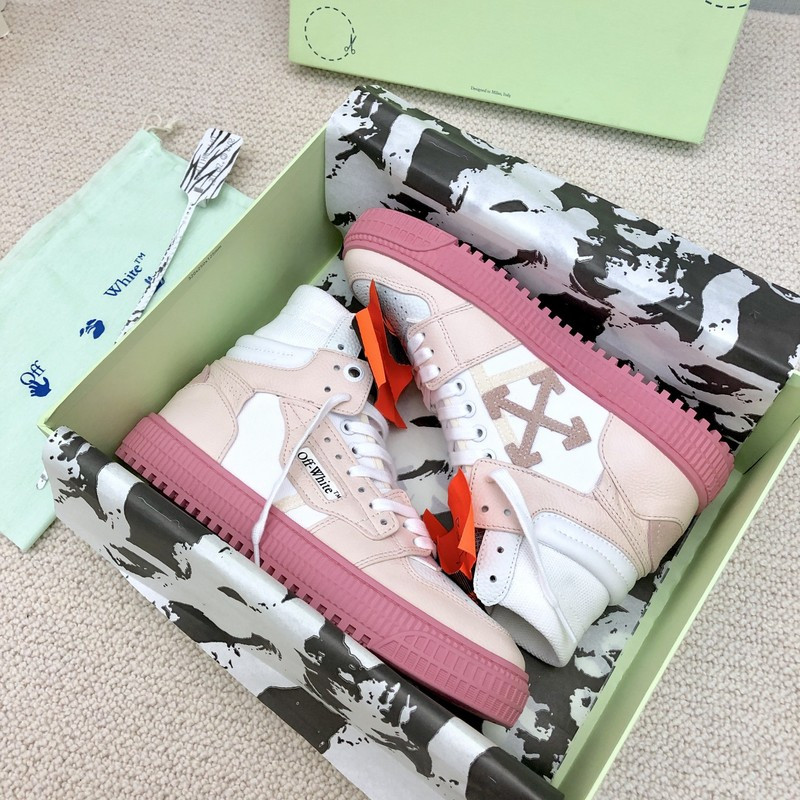 Off-White c/o Virgil Abloh