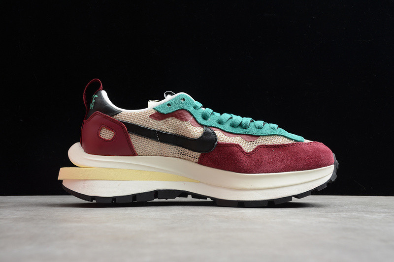 sacai x Nike VaporWaffle 5K BV0073-102