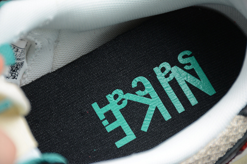 sacai x Nike VaporWaffle 5K BV0073-102