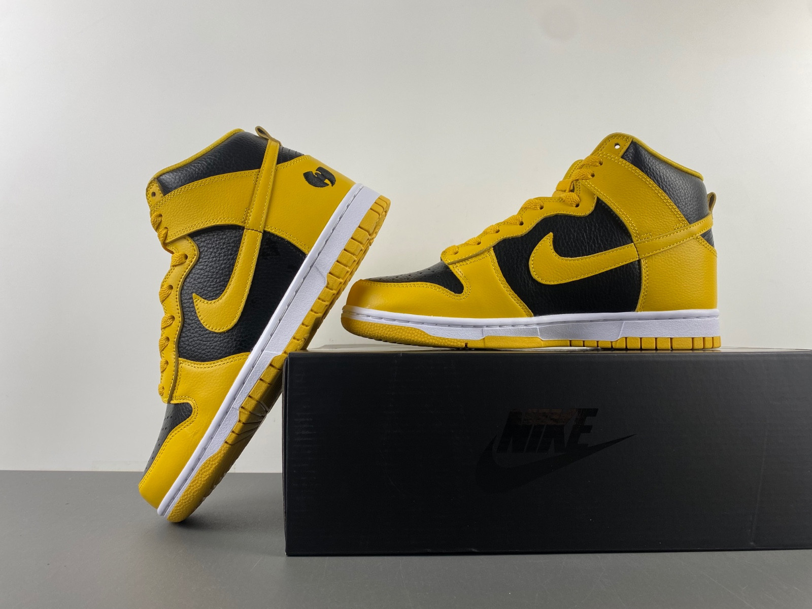 Dunk Hi Retro PRM x Wu-Tang | HJ4320-001