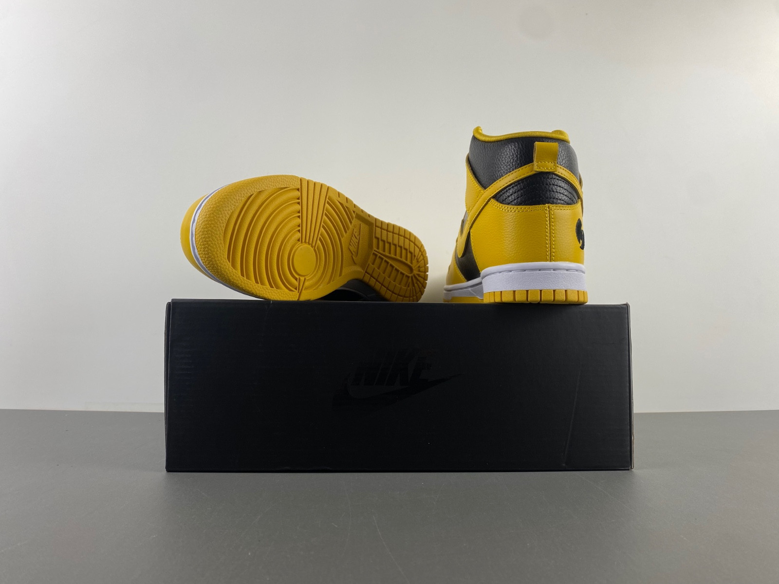 Dunk Hi Retro PRM x Wu-Tang | HJ4320-001