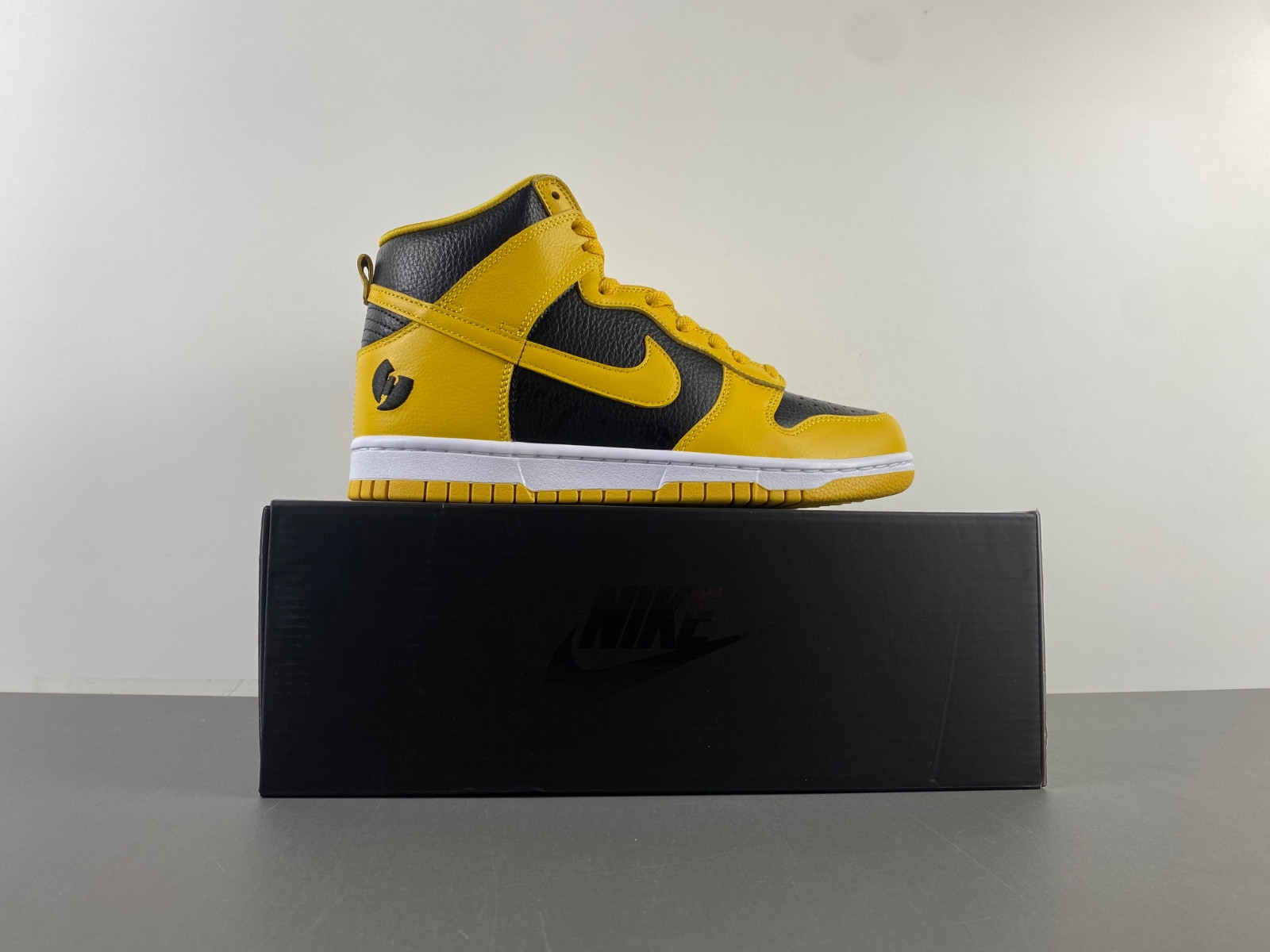 Dunk Hi Retro PRM x Wu-Tang | HJ4320-001