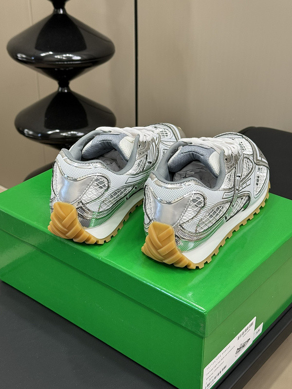 Bo*te*ga ve*ne*ta orbit low top lace up sneaker in silver & white