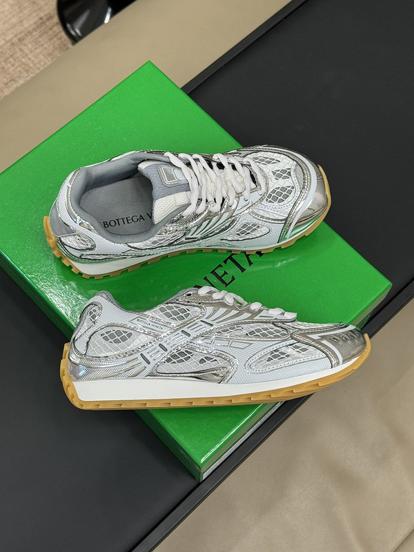 Bo*te*ga ve*ne*ta orbit low top lace up sneaker in silver & white