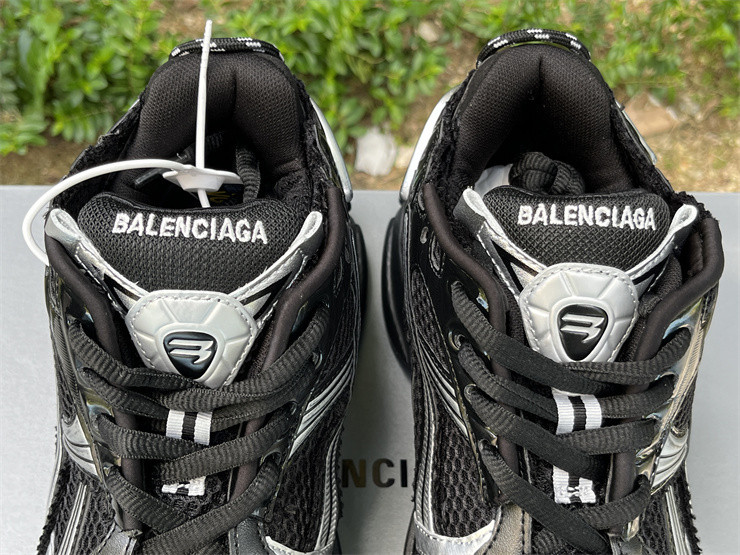 Balenciaga Runner 772767-W3RMU-1100