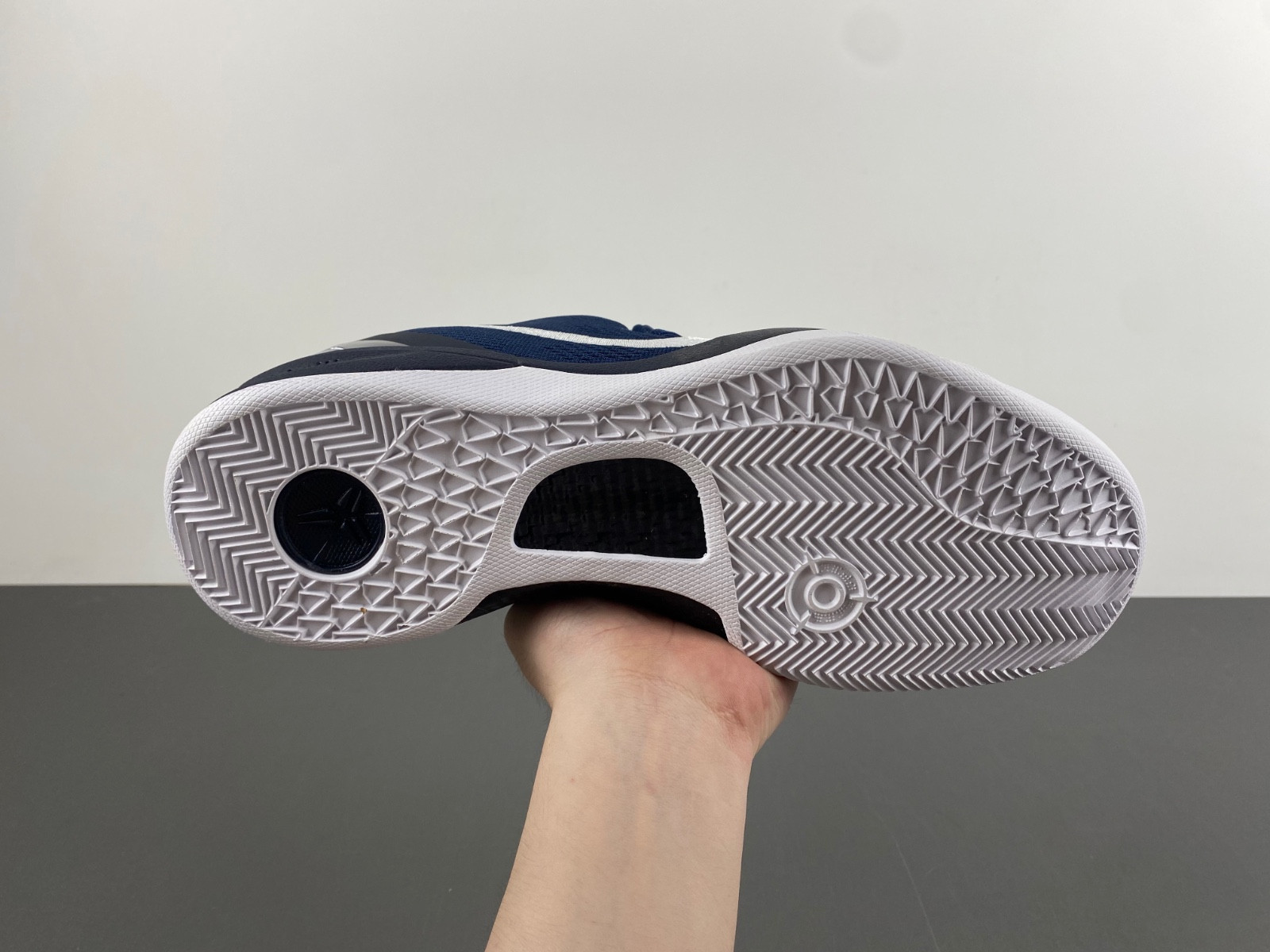 KOBE 8 Protro College Navy HF9550-400