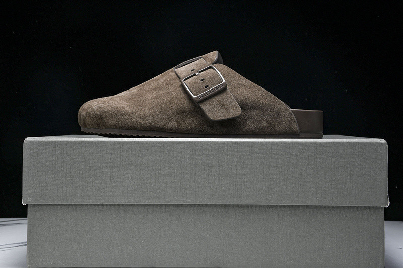 Ba*len*cia*ga Ba*len*cia*ga brown ‘sunday’ suede slides