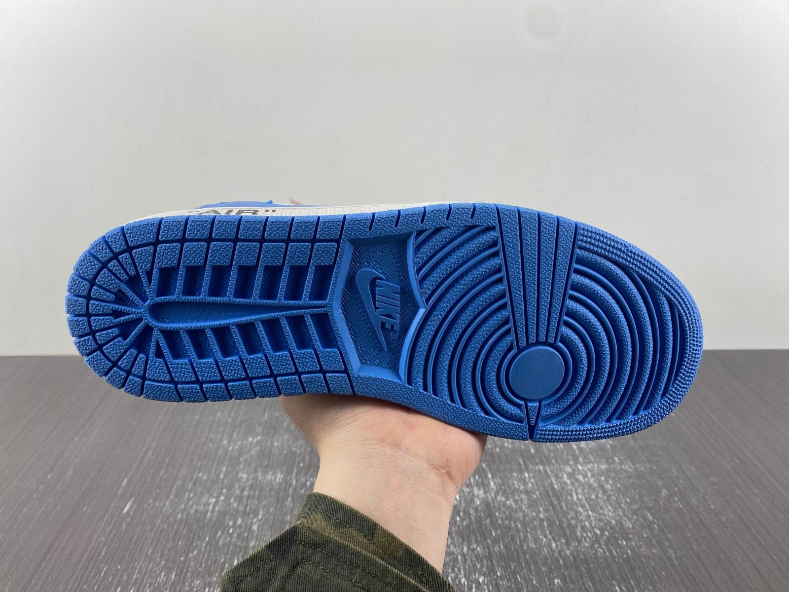 OFF-WHITE x Travis Scott x Air Jordan 1 OW DM7866-180