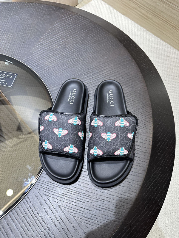 GUC LEATHER SLIDE