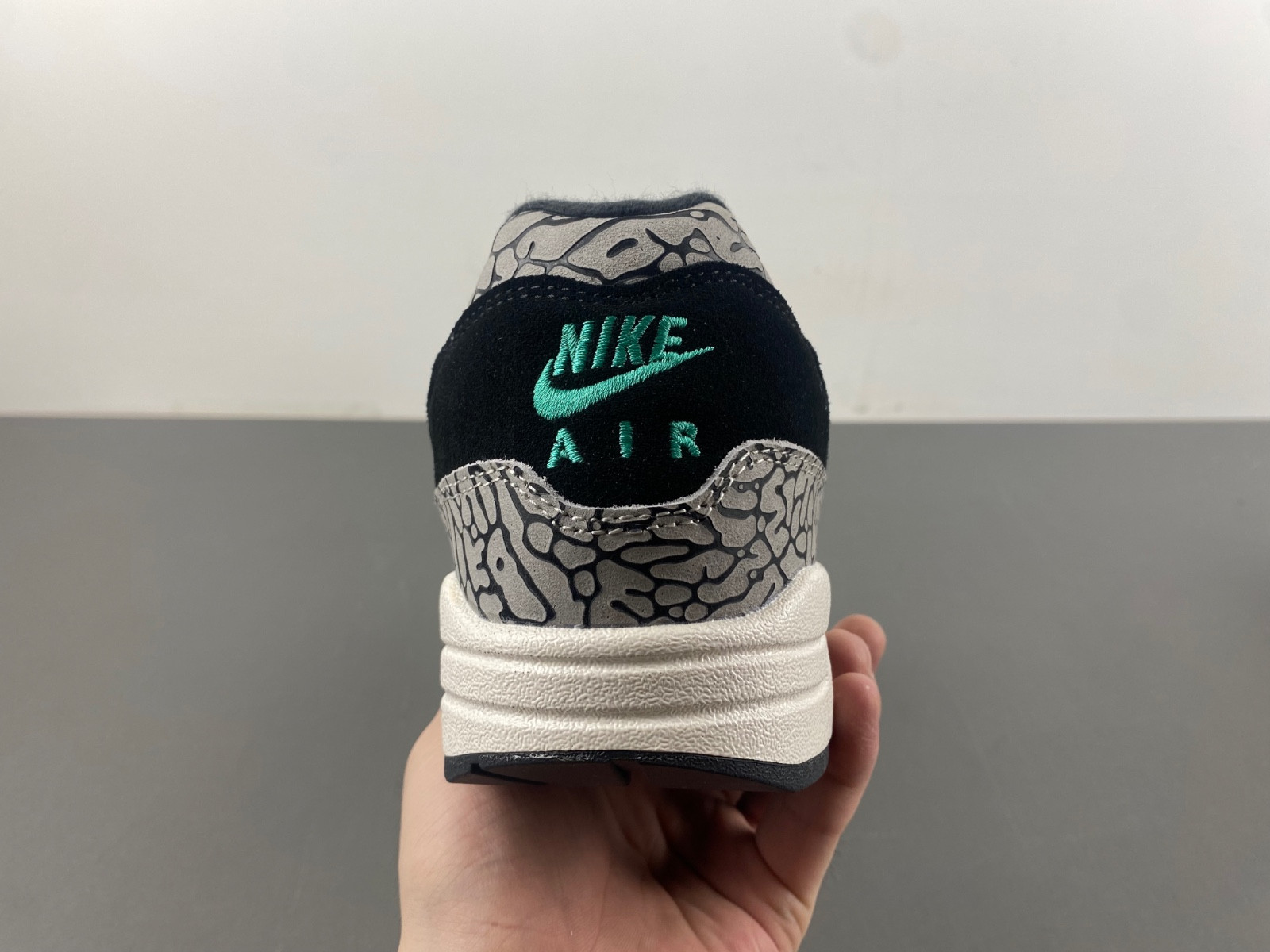 Air Max 1 Atmos Elephant - 908366-001