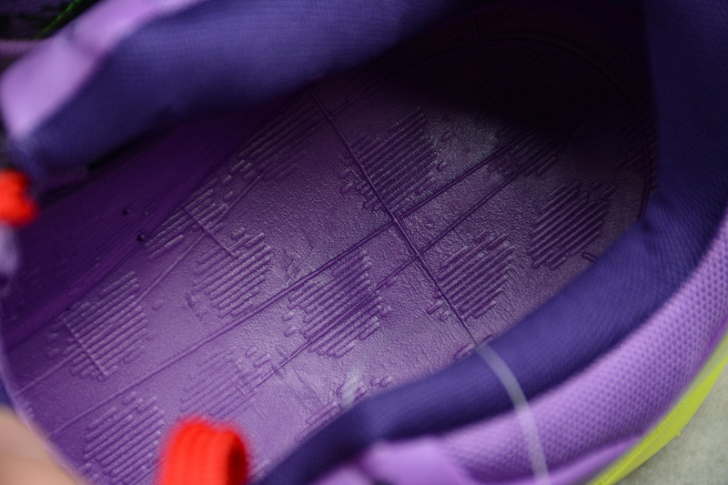 KOBE 7 Christmas（Leopsrd）488244-500