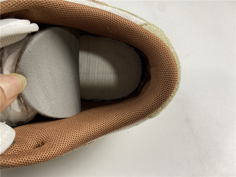 Nike Dunk Low PRM "Medium Curry" DD1390-100