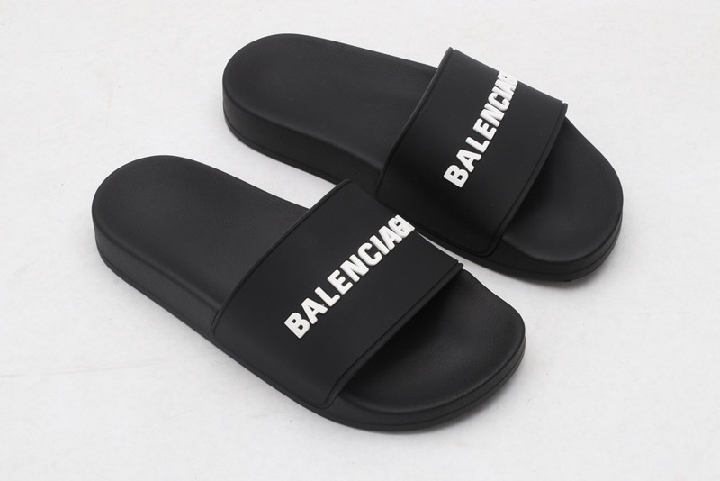 Ba*len*cia*ga black slides