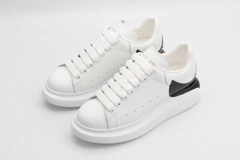 ALEXANDER MCQUEEN SNEAKER