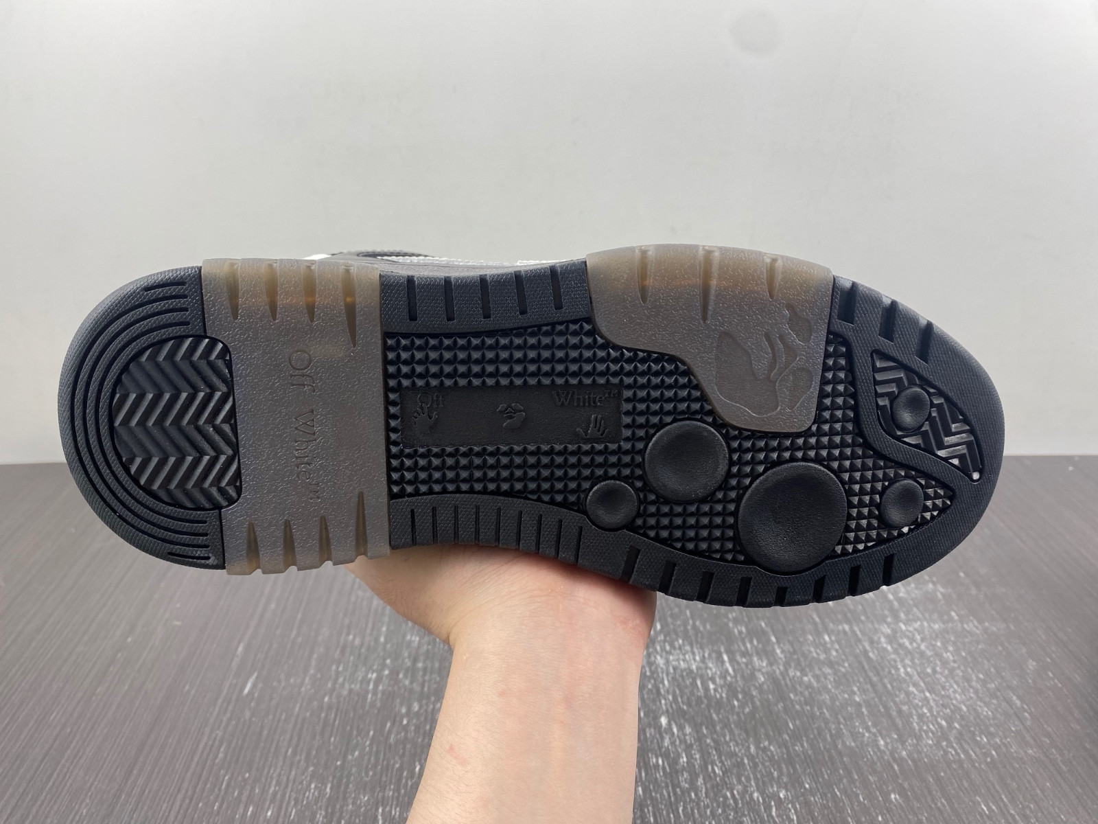 Off-White c/o Virgil Abloh