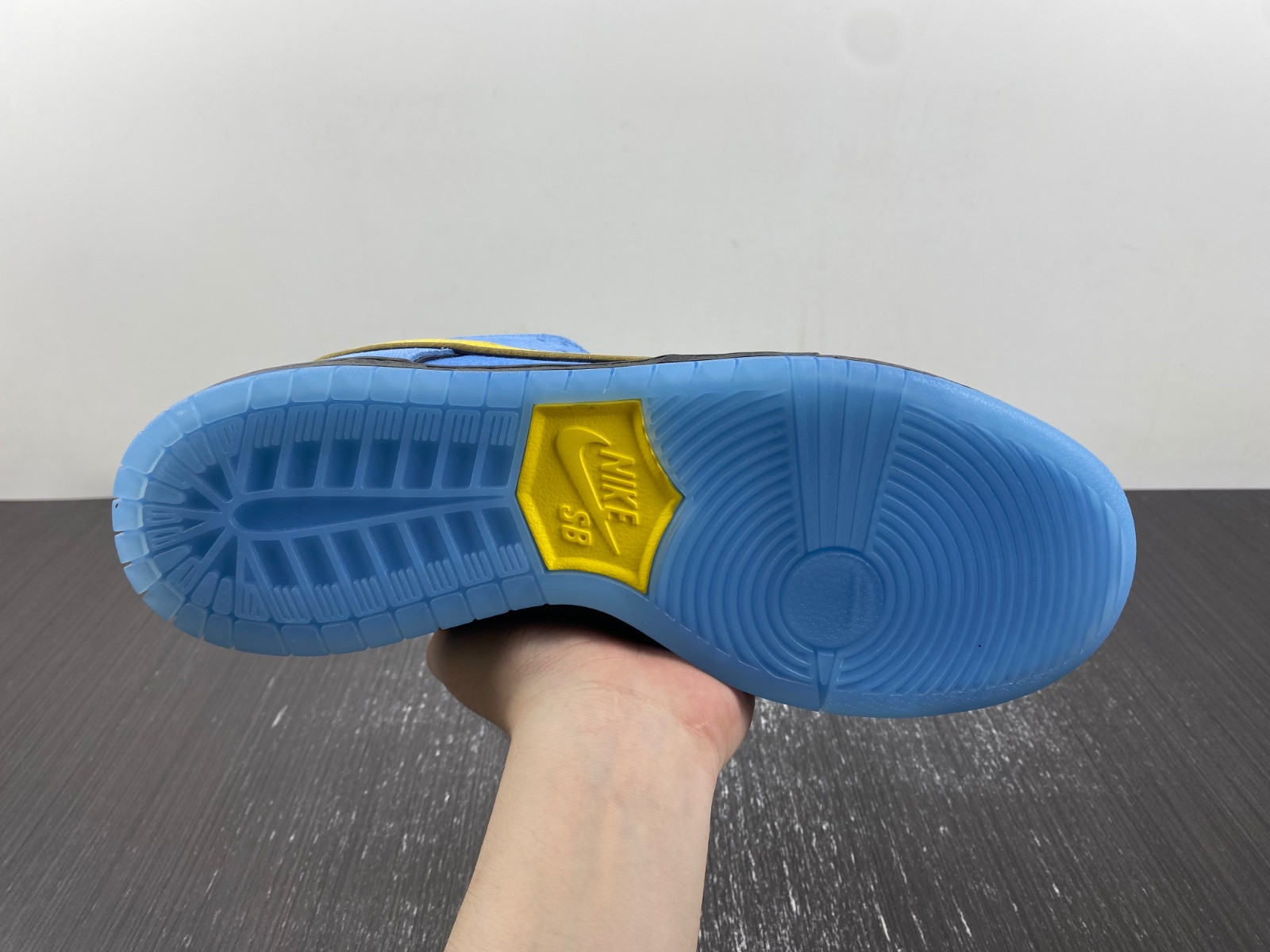 Nike THE POWERPUFF GIRLS X DUNK LOW PRO SB QS 