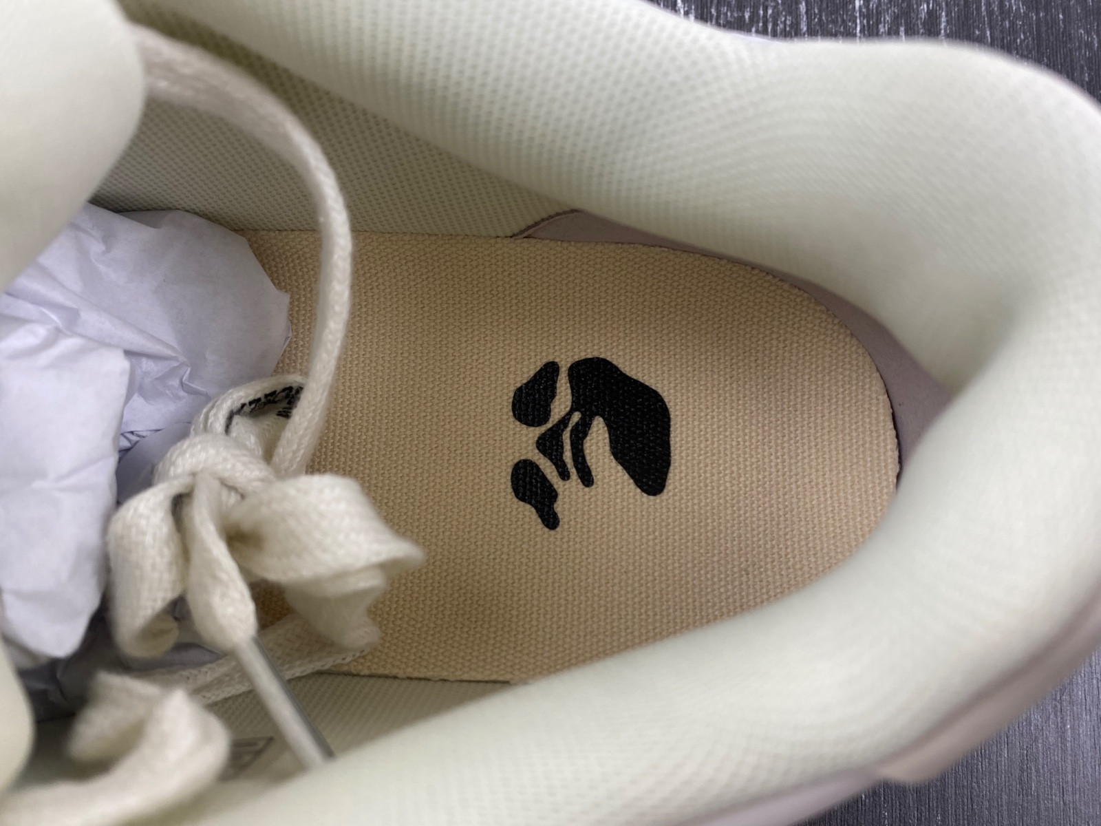 Off-White c/o Virgil Abloh