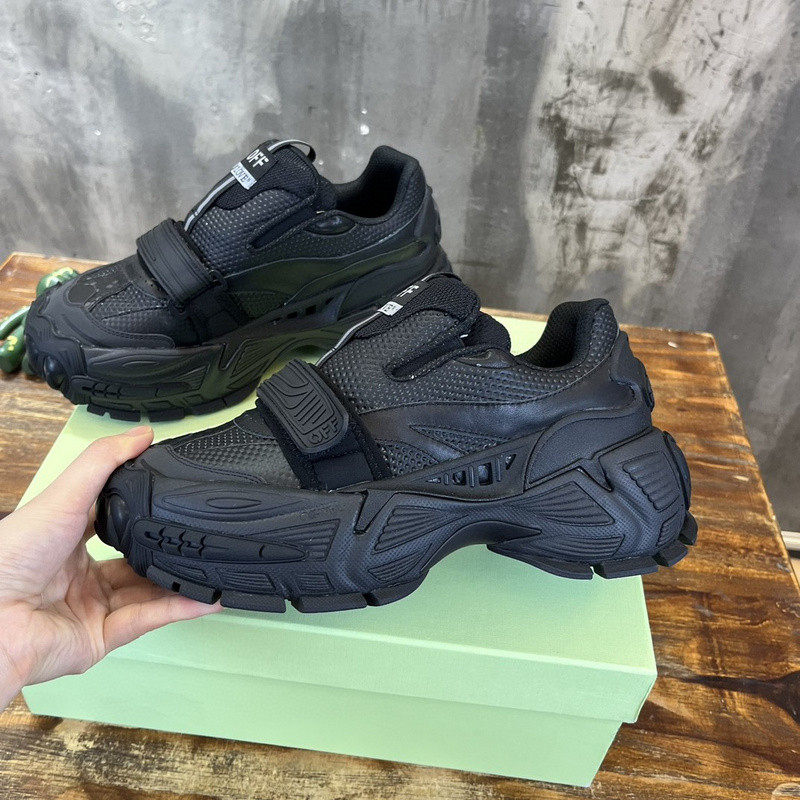 Glove Slip On in black