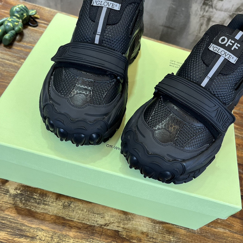 Glove Slip On in black