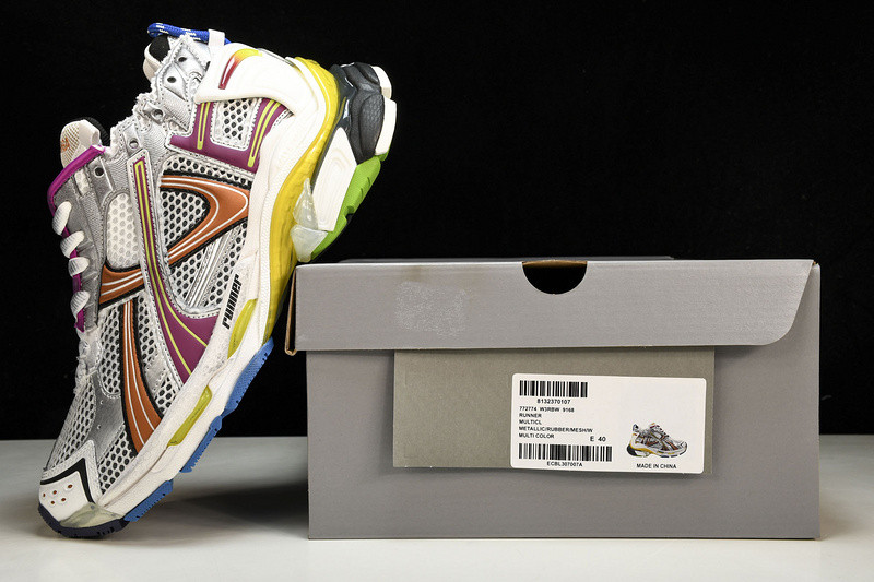 Ba*len*cia*ga runner 772774-w3rbw-9168 (it’s not the same as the previous one!)