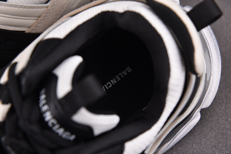 Ba*len*cia*ga track 542023 w3su5 9791