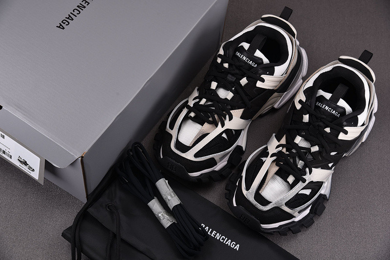 Ba*len*cia*ga track 542023 w3su5 9791