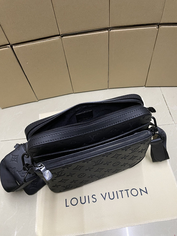 Louis Vuitton Trio Jm messenger