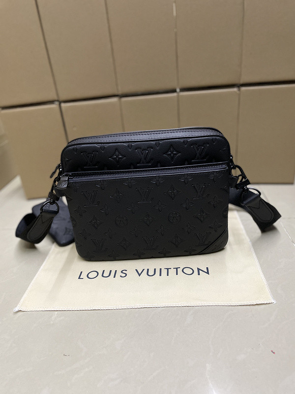 Louis Vuitton Trio Jm messenger