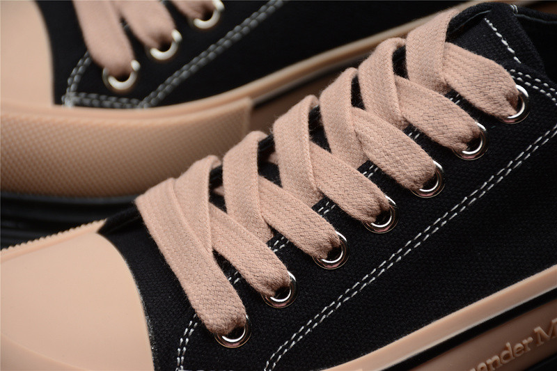 ALEXANDER MCQUEEN SNEAKER