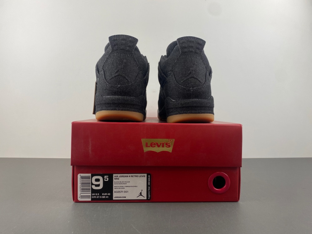 Levis x Air Jordan 4 “Taupe Haze”A02571-001