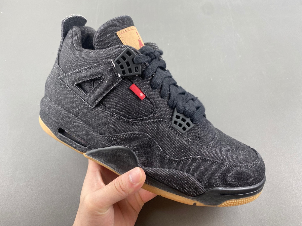 Levis x Air Jordan 4 “Taupe Haze”A02571-001