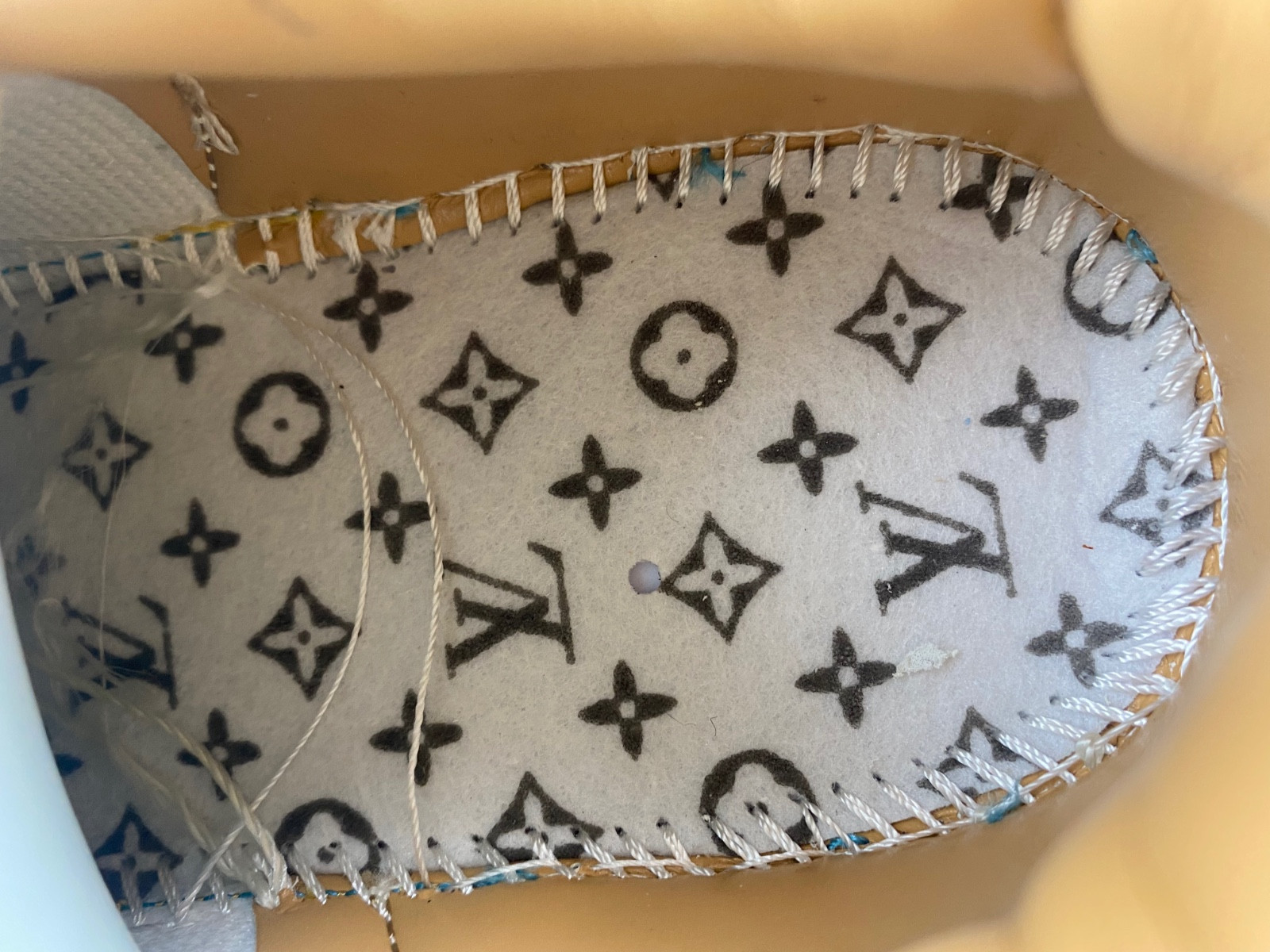 NIKE AIR FORCE 1 LOW BY VIRGIL ABLOH ( NORMAL SHOES BOX)