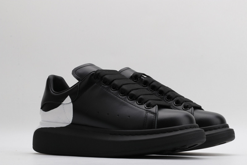 ALEXANDER MCQUEEN SNEAKER