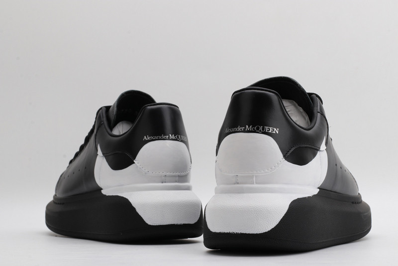ALEXANDER MCQUEEN SNEAKER