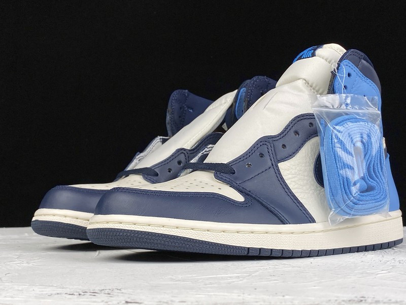 AIR JORDAN 1 OBSIDIAN UNIVERSITY BLUE 555088-140